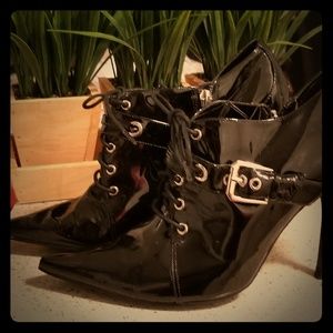 Sexy Guess Stiletto Booties